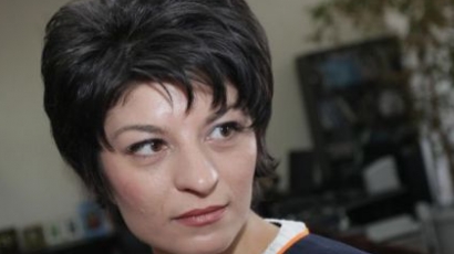 Десислава Атанасова оглави комисията за КТБ