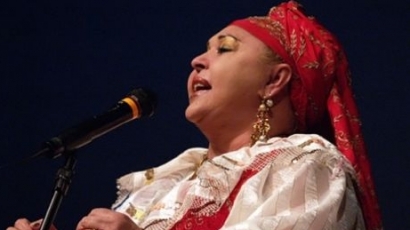 Отиде си легендата на ромската музика Есма Реджепова