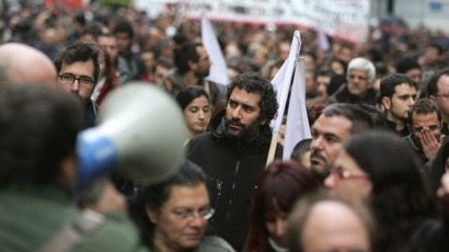Стотици на протест в Атина
