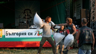 Над 2000 волни ездачи на мотосъбор край Стара Загора