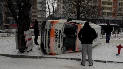 Линейка се обърна във Варна