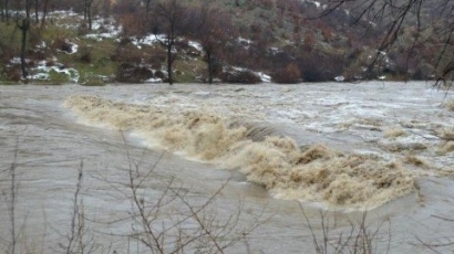 Река Тунджа пред преливане, валежите намаляват