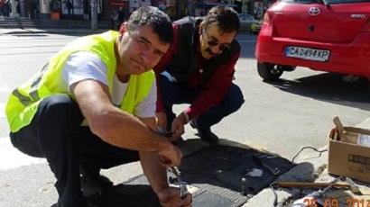 Борис Цветков от БСП монтира 34 рампи в 24 МИР в София