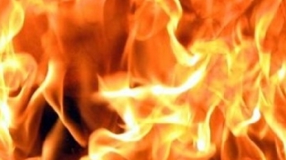 Пожар бушува на о.Тасос, евакуират хора