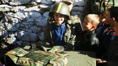 Мирно! 59% от българите искат връщане на казармата