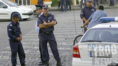 Шеф на полицията плаши подчинени с уволнение, ако протестират