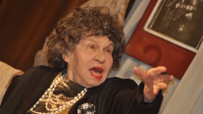 Кралицата на театъра Стоянка Мутафова става на 95