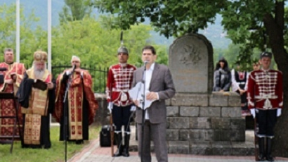 Македонски митрополити отслужиха молитва на българското военно гробище в Ново село
