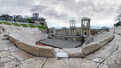 Новооткрит надпис променя историята на Античния театър в Пловдив