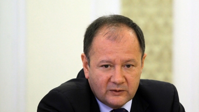 Миков призова за повече дисциплина в партията