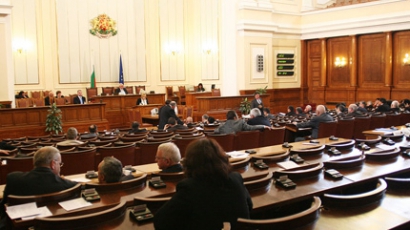 Депутатите обсъждат извънредно Изборния кодекс