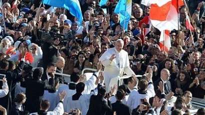 Папата пристигна във Филаделфия за Осмата световна среща на семействата