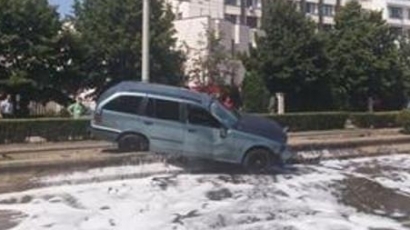 Пиян шофьор "кацна" на тротоара пред полицията в Русе
