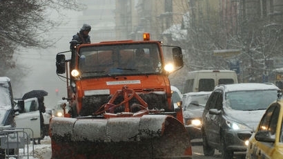 Над 100 машини чистят снега в София към момента