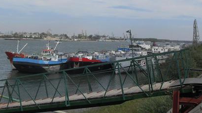 Крият инцидент с кораб, потънал с 20 тона гориво в Дунав