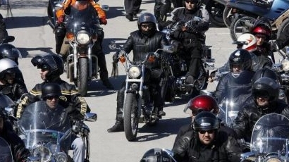 Нощен протест на мотористи побърка София