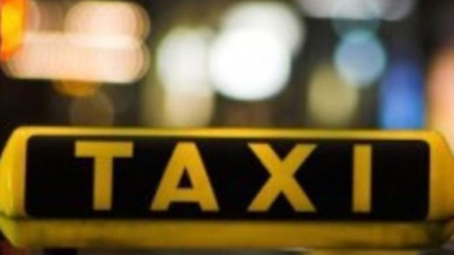 Араби обезобразиха шофьорка на софийско такси