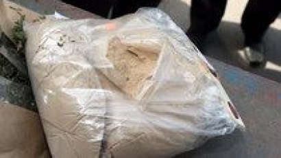 Хванаха 42 кг хероин в джантите на камион