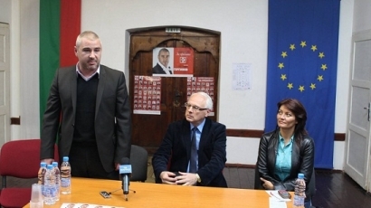 Кандидатът за кмет на Кюстендил Атанас Гергинов призова досегашния кмет Петър Паунов на дебат