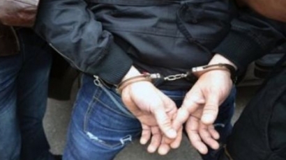 Нощна спецакция с арести във Варна срещу наркодилъри