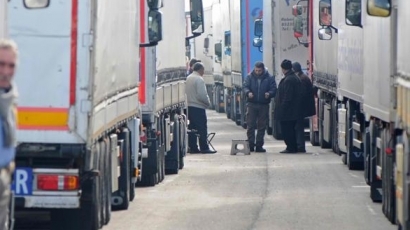 Ответен удар: Наши шофьори на тирове блокираха магистрала в Гърция