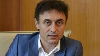 Владимиров: Спасение за БДЖ е спирането на влакове и съкращения
