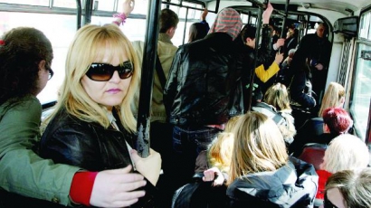 Градският транспорт в София ще пътува и нощес