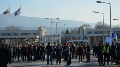 Губим 43 млн. лв. и 80 хил. гръцки туристи заради блокадата по Великден