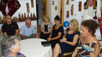 Кандидатът за народен представител от ГЕРБ-Шумен Донка Иванова посети шуменските занаятчии