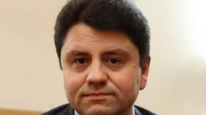 Зам.-министър Красимир Ципов също си отивал след Вучков