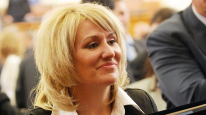 Суперстар Баракова дефилира в парламента