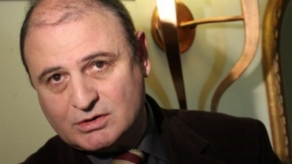 Николай Радулов пред Фрог: Борисов повтаря успешния опит да сложи жена за кмет