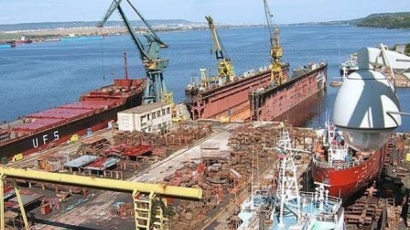 Експлозия на кораб в “Терем”, задушлива миризма над Варна