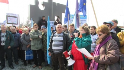 Протестиращите от "Дунарит": Лукарски ни заби нож, ще се браним!
