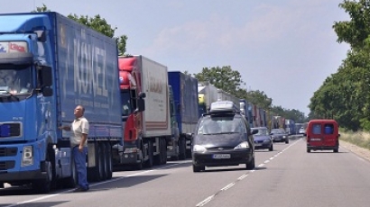 Опашка от камиони на ГКПП "Капитан Андреево" заради срив на тока