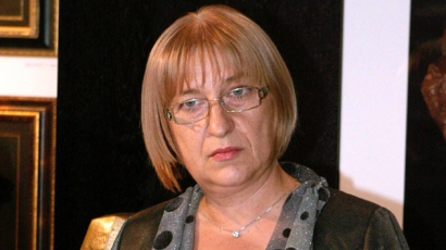 Цецка Цачева: Няма конфликт на интереси със собственика на "Мултипринт"