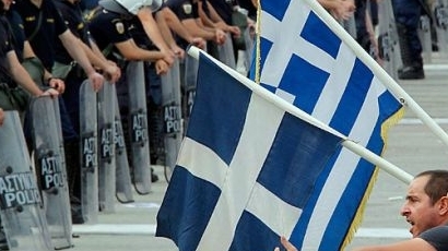Гръцки зам.-министър на транспорта хвърли оставка заради протестиращите