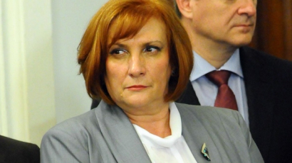 Искра Михайлова: Предстоят наказания в екоминистерството