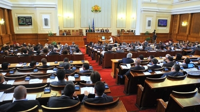 Депутатите гласуват законопроект за държавна помощ на НЕК