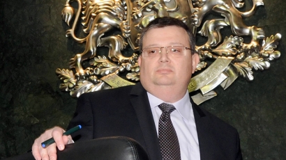 Цацаров: Разследването на престъпленията в КТБ и БНБ ще стигне до край