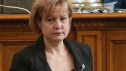 Стоянова обеща до 10 юли да имаме нов гуверньор
