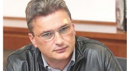 Любимецът на прокуратурата Бисер Лазов пак краде от КТБ
