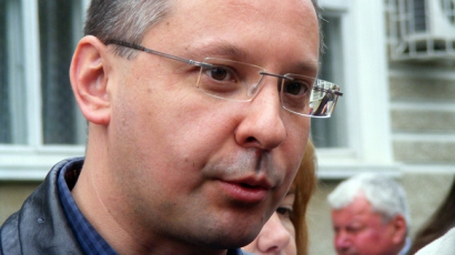 Станишев: Импийчмънт към президента ще го издигне в мъченик