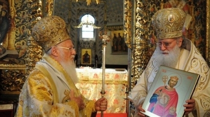 Вселенският патриарх отслужва Архангелова литургия в „Александър Невски”