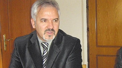 ВМРО се отрече от кмета си в Петрич, бил вреден