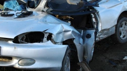 Катастрофа между две коли  и тролей на "Цариградско шосе"