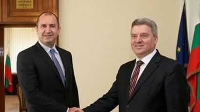 Първата официална среща на президента Радев - с  Георге Иванов