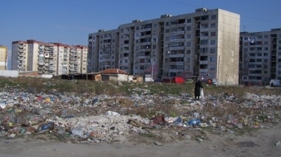 Събарят 80 незаконни постройки в „Столипиново”