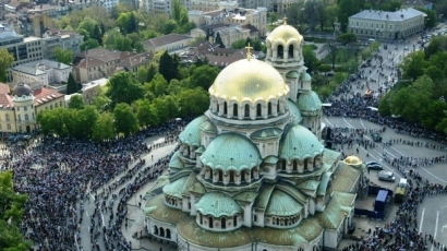 Светия Синод скочи срещу  въпросите за йога на матурата по български