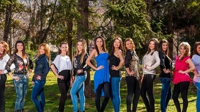 Една дузина красавици за Кюстендилска пролет 2015